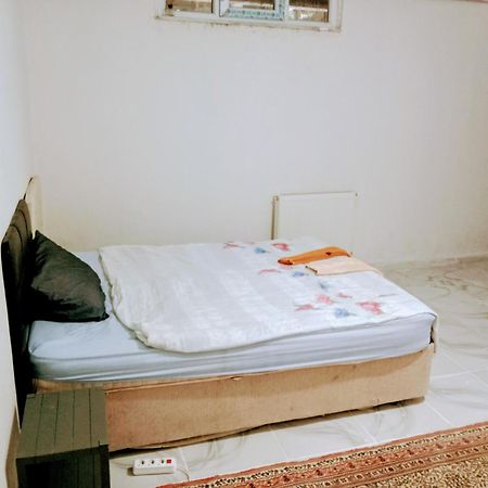 Ahmet Teacher Hotel, 5 Minutes From The Airport Arnavutkoy Екстериор снимка
