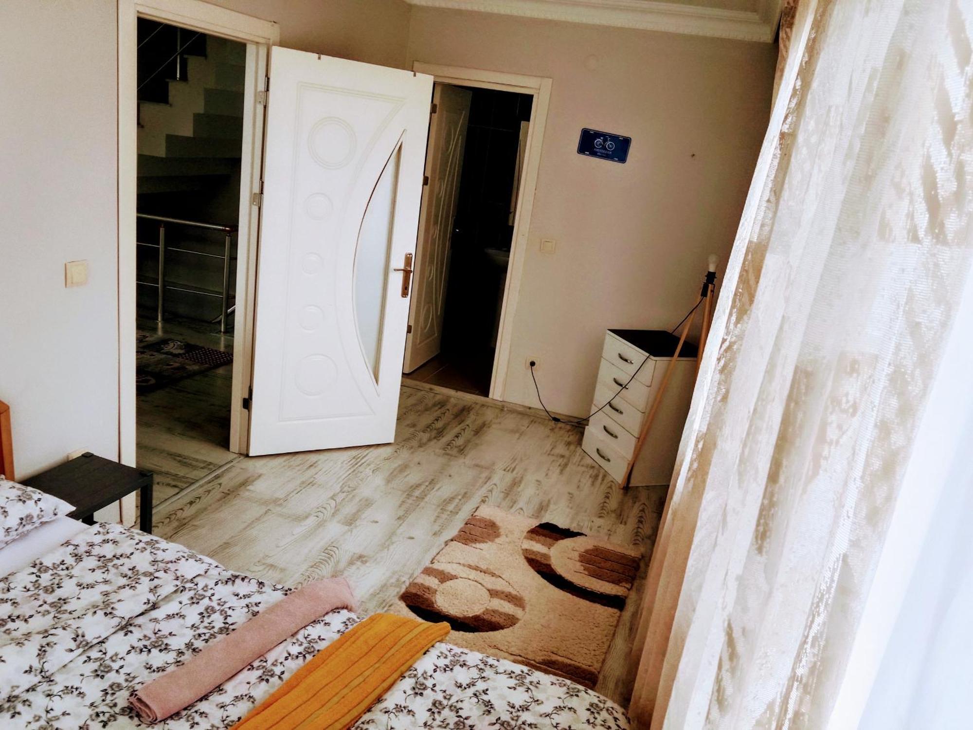 Ahmet Teacher Hotel, 5 Minutes From The Airport Arnavutkoy Екстериор снимка