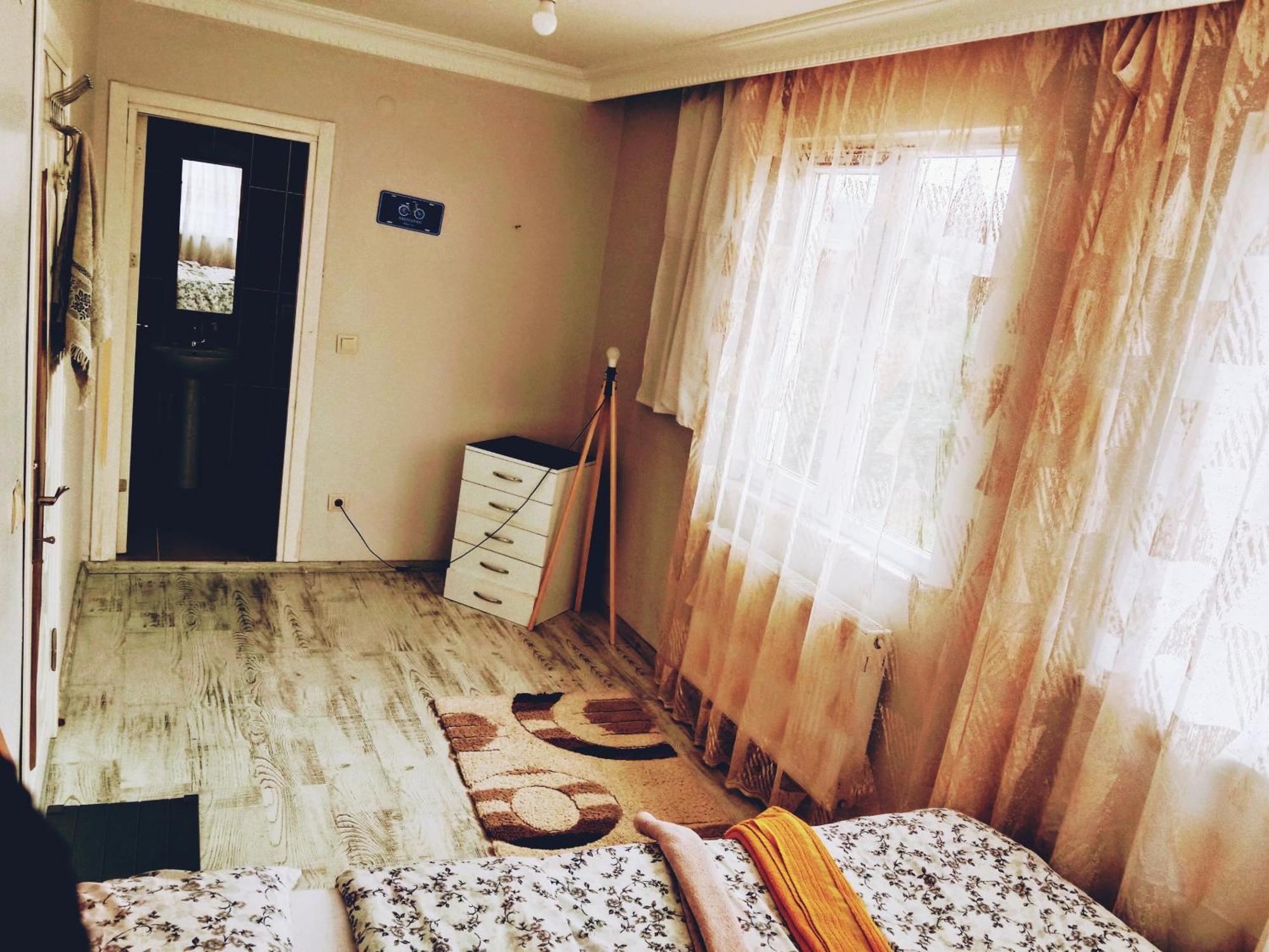 Ahmet Teacher Hotel, 5 Minutes From The Airport Arnavutkoy Екстериор снимка