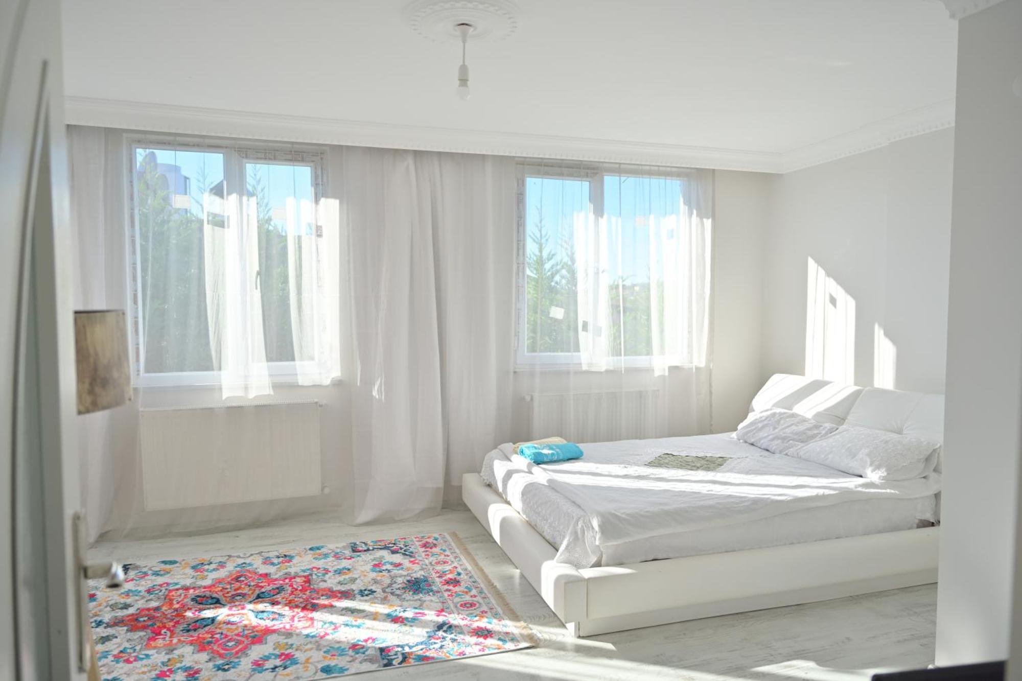 Ahmet Teacher Hotel, 5 Minutes From The Airport Arnavutkoy Екстериор снимка