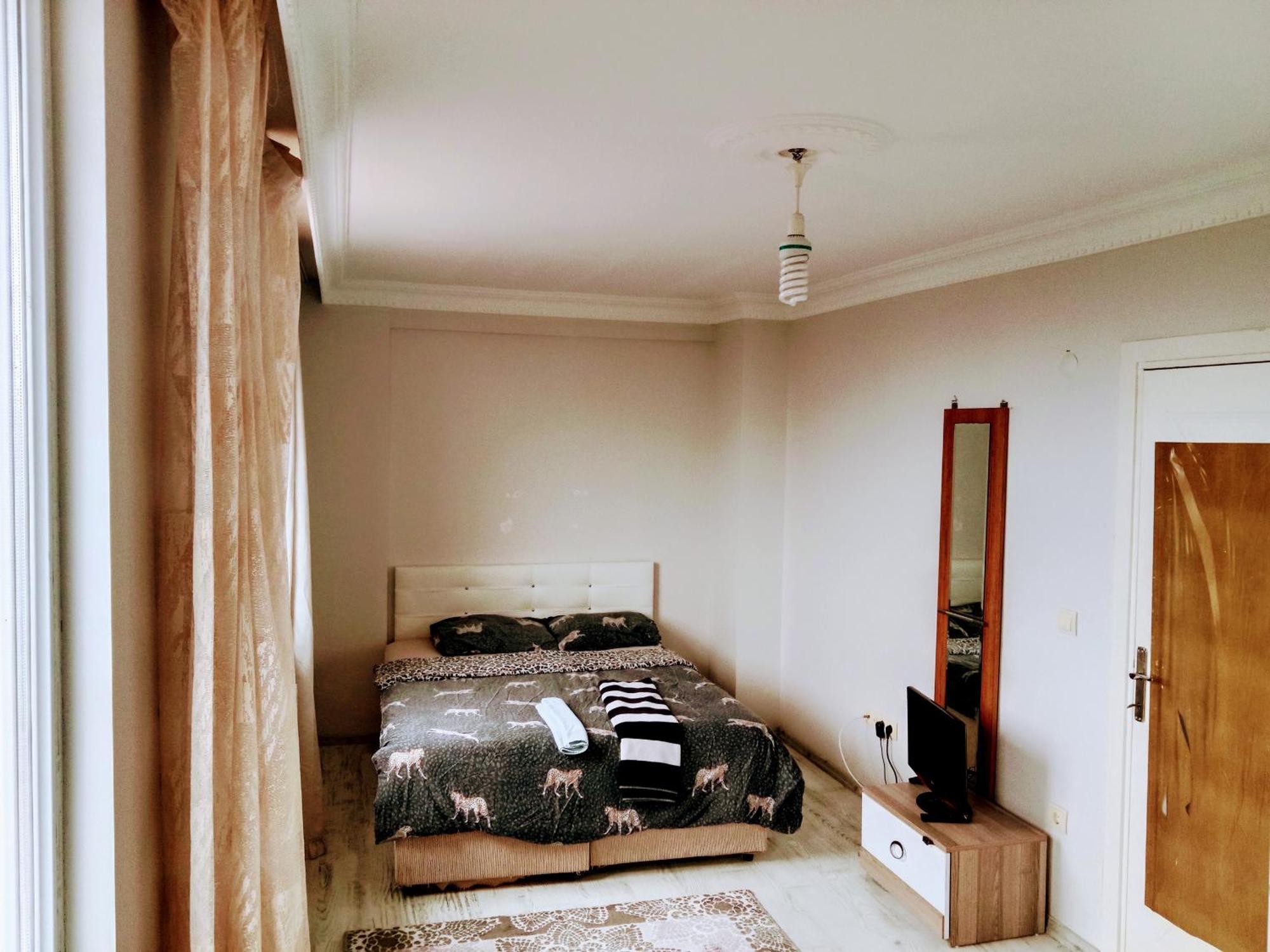 Ahmet Teacher Hotel, 5 Minutes From The Airport Arnavutkoy Екстериор снимка