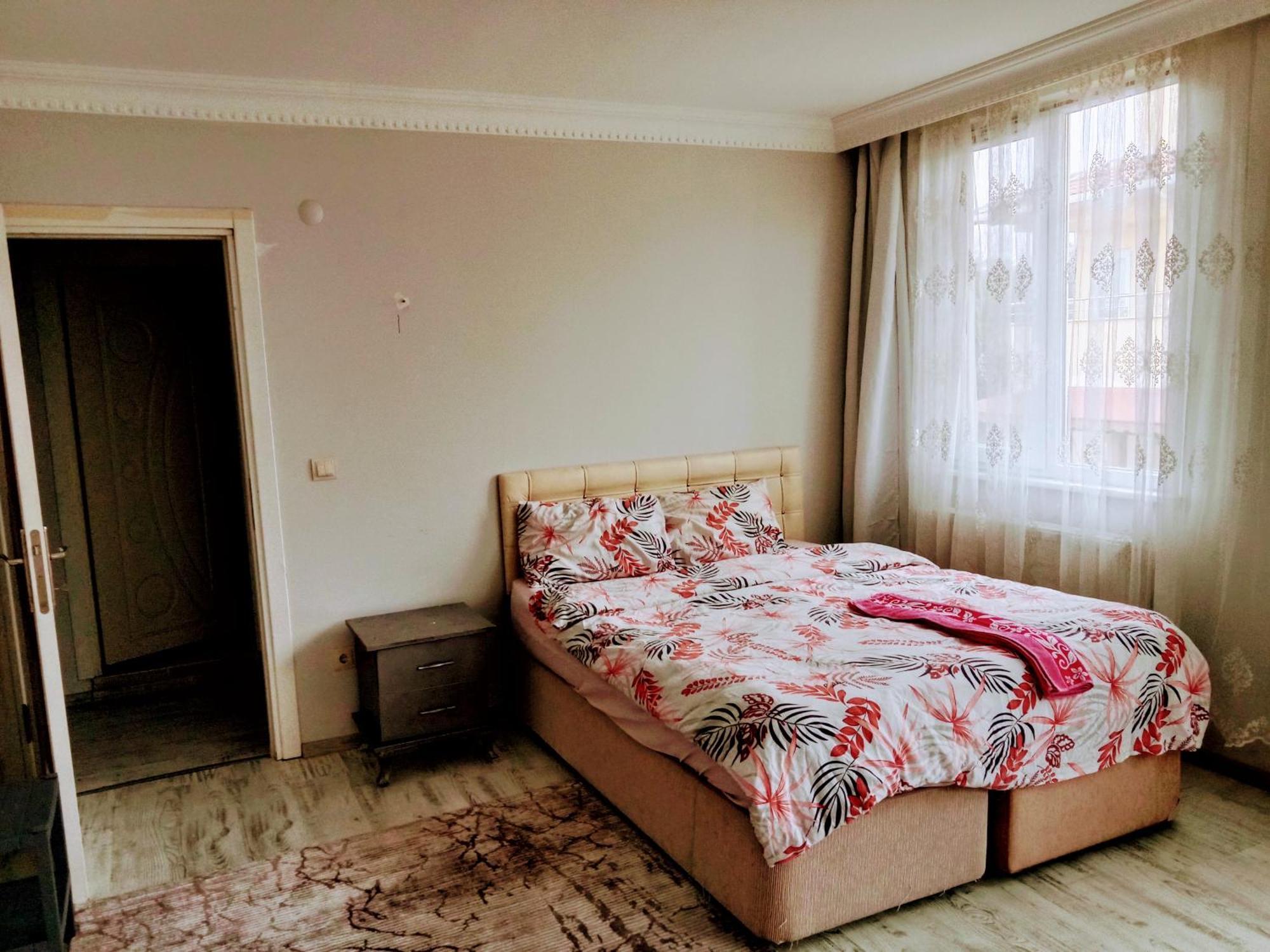 Ahmet Teacher Hotel, 5 Minutes From The Airport Arnavutkoy Екстериор снимка