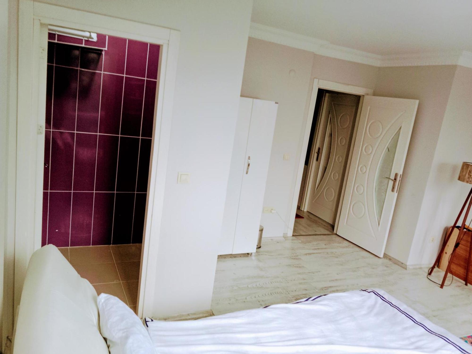 Ahmet Teacher Hotel, 5 Minutes From The Airport Arnavutkoy Екстериор снимка