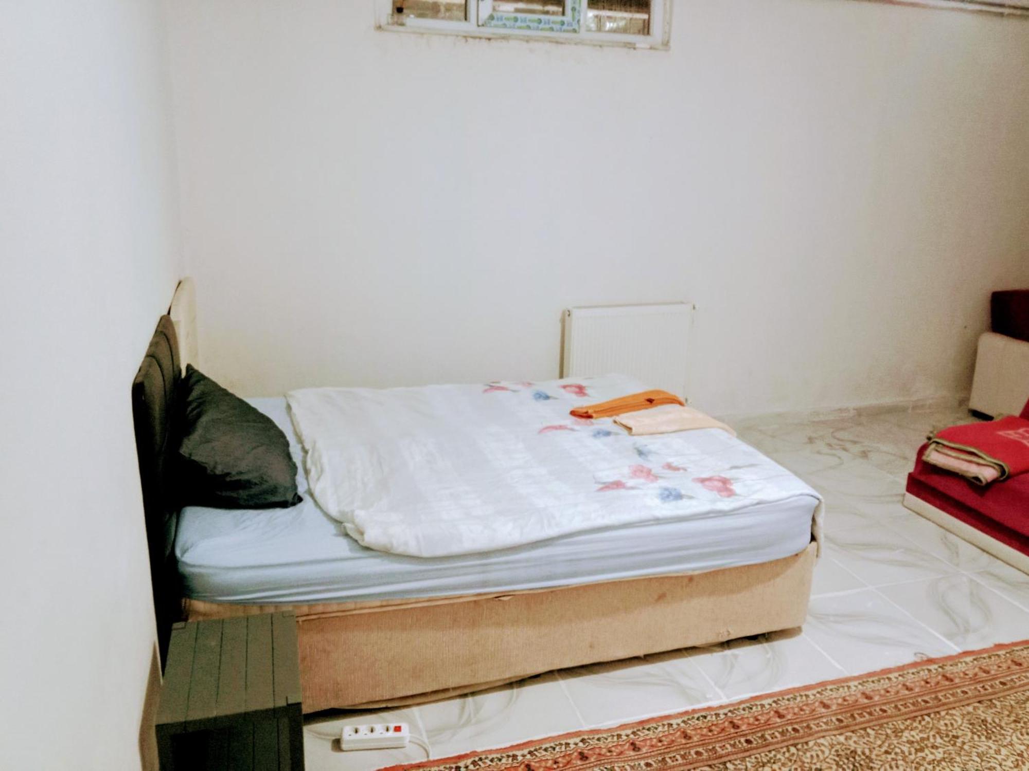 Ahmet Teacher Hotel, 5 Minutes From The Airport Arnavutkoy Екстериор снимка
