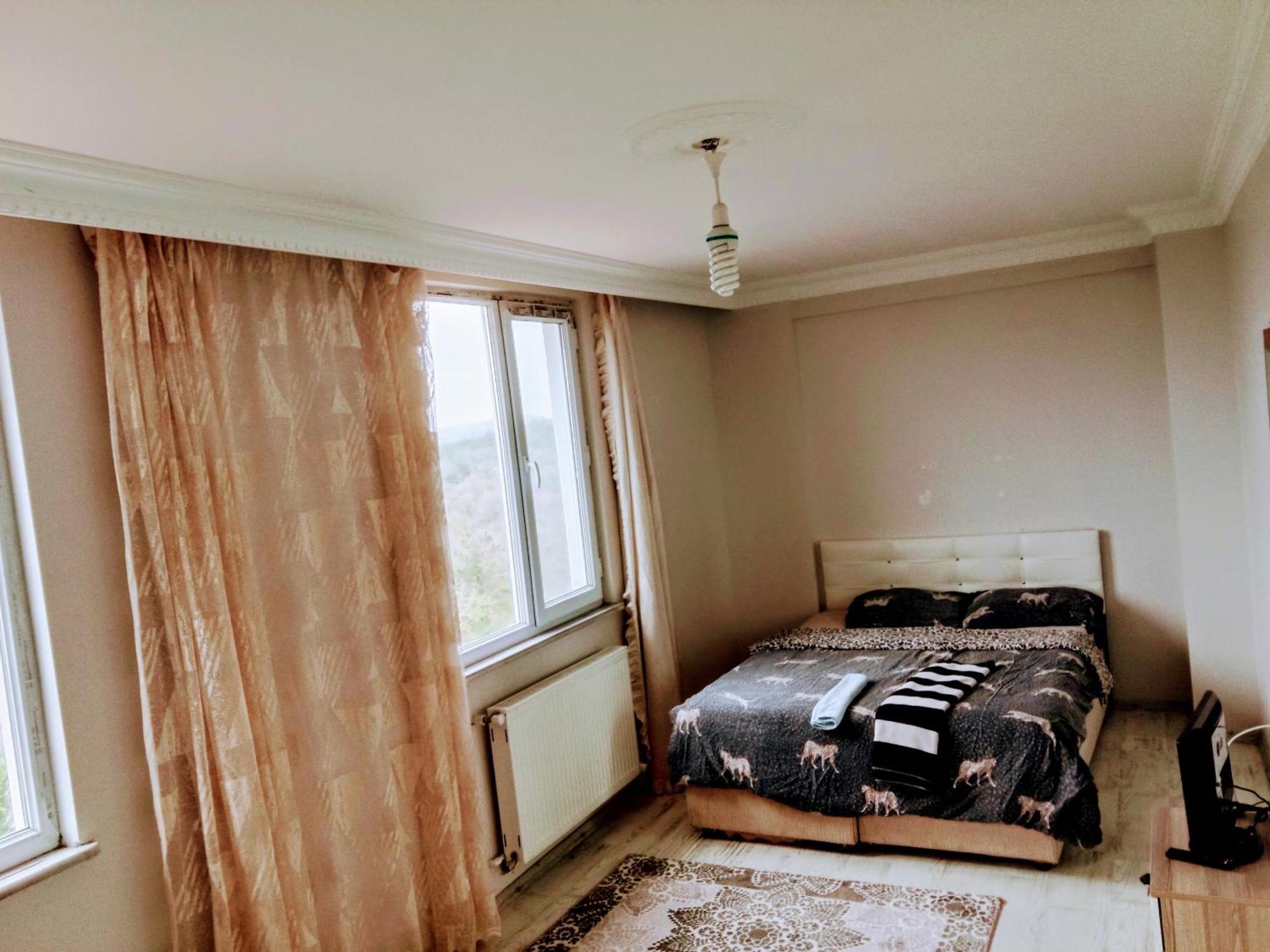 Ahmet Teacher Hotel, 5 Minutes From The Airport Arnavutkoy Екстериор снимка