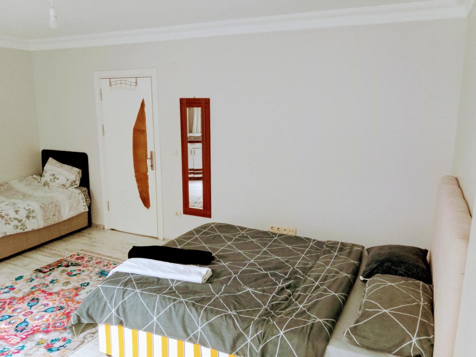 Ahmet Teacher Hotel, 5 Minutes From The Airport Arnavutkoy Екстериор снимка